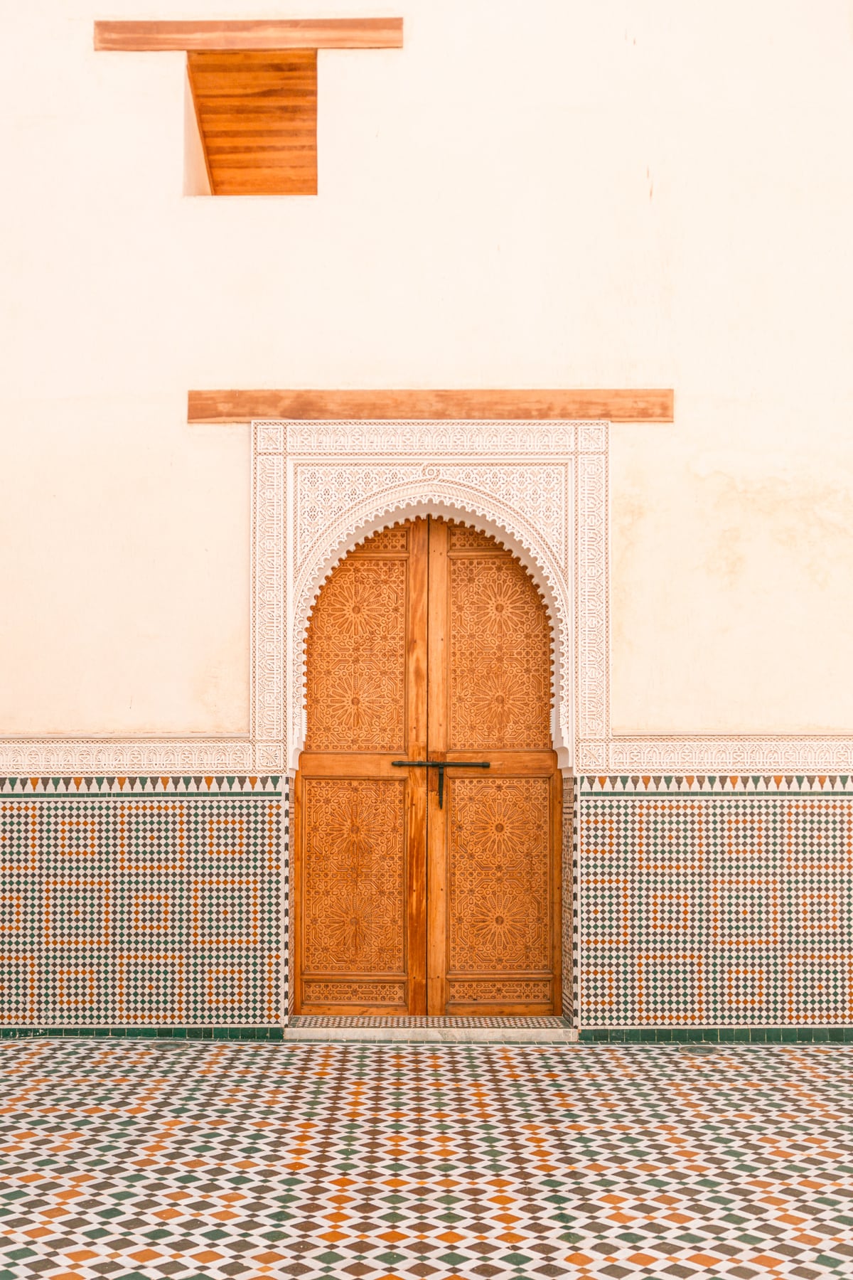 Moroccan door of the Mausoleum by Marika Huisman