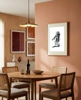 Profil framed in a intimate room thumbnail