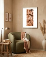 Lindo Sépia framed in a tender room thumbnail