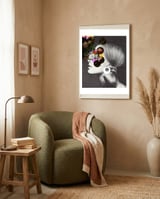 Flower Frau Dream A framed in a tender room thumbnail