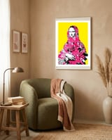 Mona Lisa Platina 6 framed in a tender room thumbnail