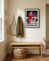 darwin-nunez framed in a relaxed room thumbnail